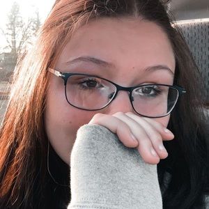 Meet your Posher, April